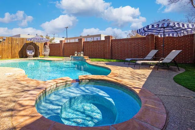 2202 Ashwood Court, Carrollton, TX 75006