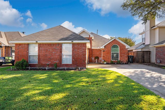 2202 Ashwood Court, Carrollton, TX 75006
