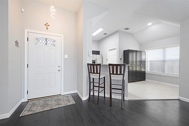 2202 Ashwood Court, Carrollton, TX 75006