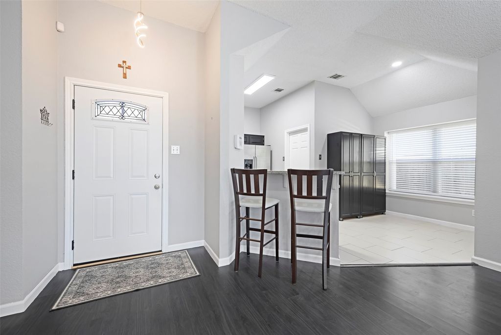2202 Ashwood Court, Carrollton, TX 75006 — photo 5