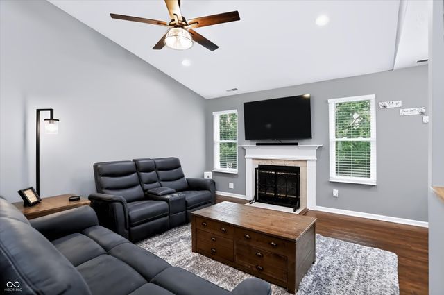4846 Oakleigh Parkway, Greenwood, IN 46143