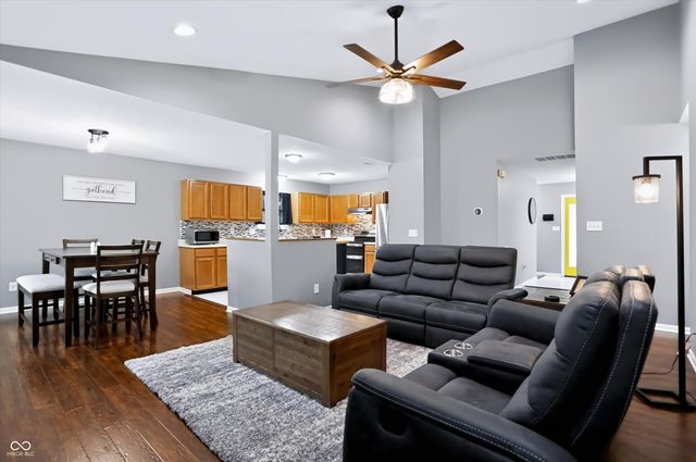 4846 Oakleigh Parkway, Greenwood, IN 46143