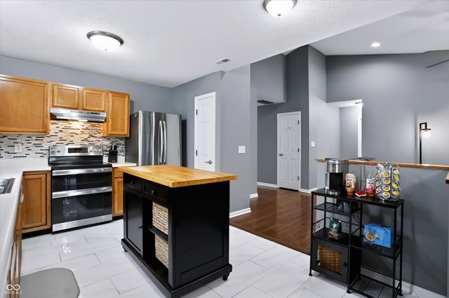 4846 Oakleigh Parkway, Greenwood, IN 46143