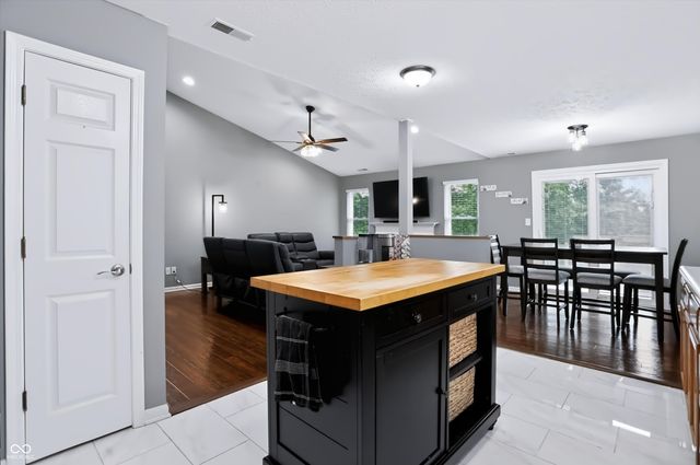 4846 Oakleigh Parkway, Greenwood, IN 46143