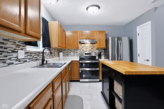4846 Oakleigh Parkway, Greenwood, IN 46143