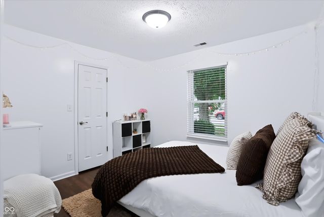 4846 Oakleigh Parkway, Greenwood, IN 46143
