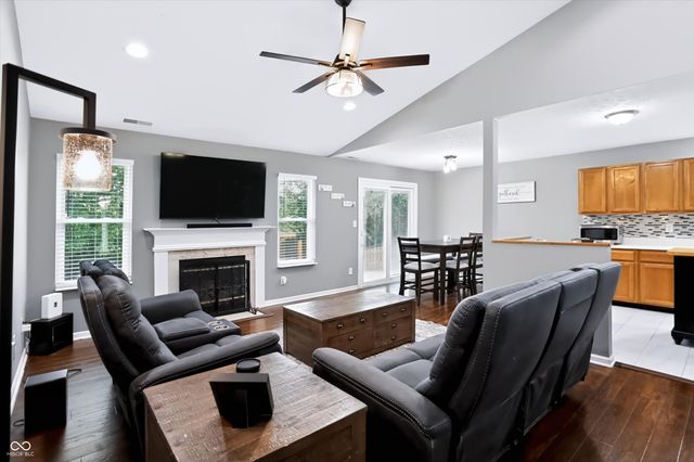 4846 Oakleigh Parkway, Greenwood, IN 46143