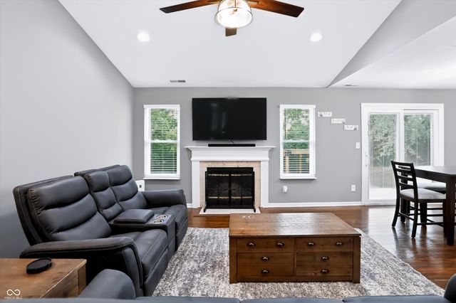 4846 Oakleigh Parkway, Greenwood, IN 46143