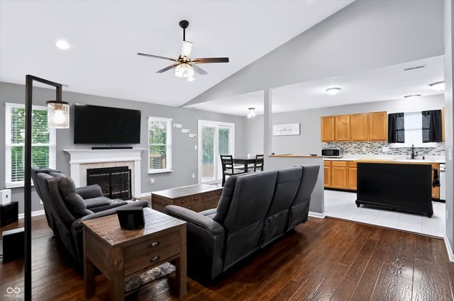 4846 Oakleigh Parkway, Greenwood, IN 46143