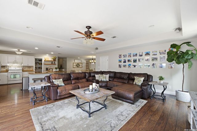 16611 YAUPON VLY, Helotes, TX 78023