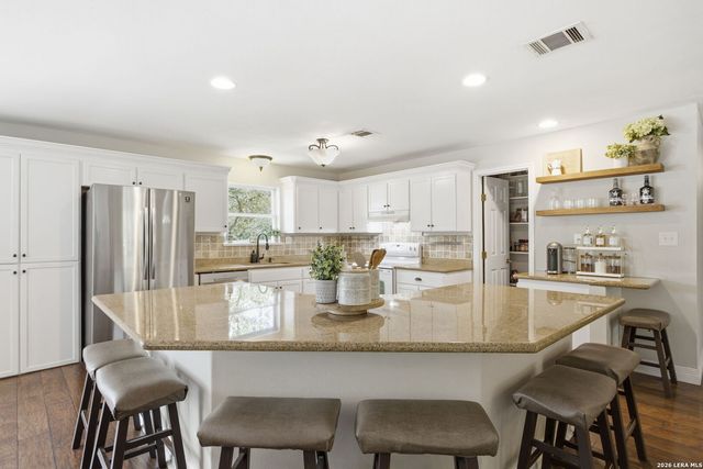 16611 YAUPON VLY, Helotes, TX 78023