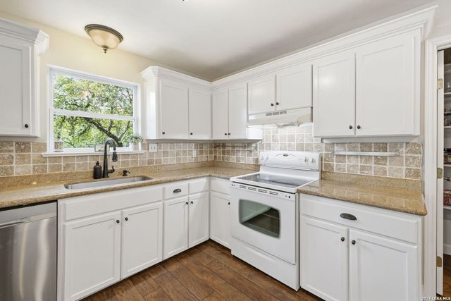 16611 YAUPON VLY, Helotes, TX 78023