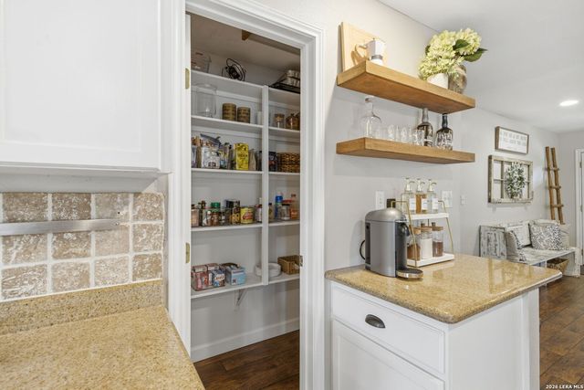 16611 YAUPON VLY, Helotes, TX 78023