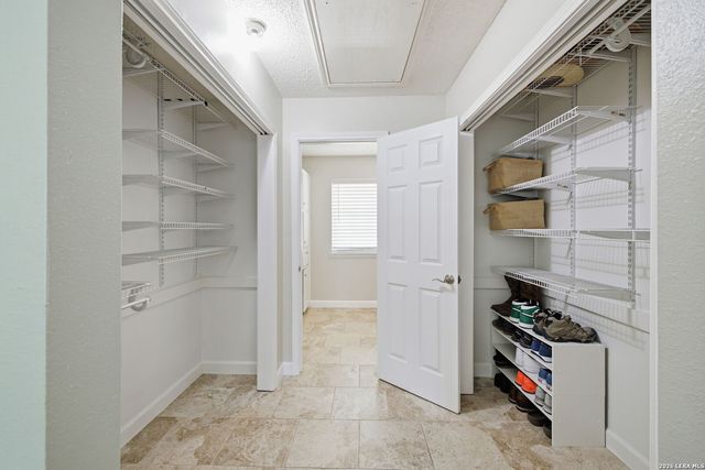 16611 YAUPON VLY, Helotes, TX 78023