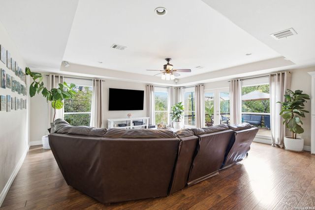 16611 YAUPON VLY, Helotes, TX 78023