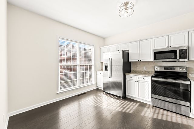 7252 Highway 70 S Apt 1506, Nashville, TN 37221