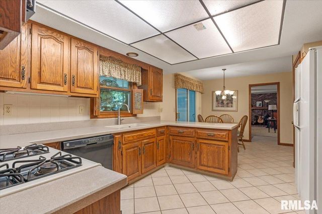 1521 Wood Mill Drive, Springfield, IL 62704