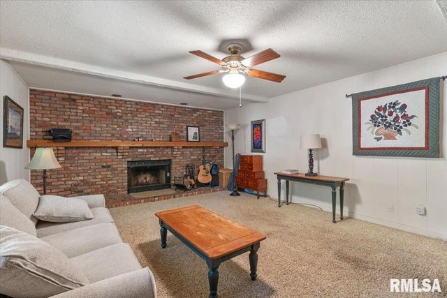 1521 Wood Mill Drive, Springfield, IL 62704