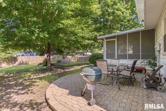 1521 Wood Mill Drive, Springfield, IL 62704