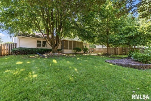 1521 Wood Mill Drive, Springfield, IL 62704
