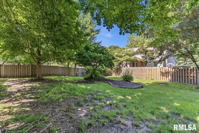 1521 Wood Mill Drive, Springfield, IL 62704