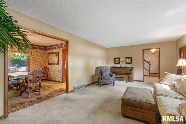 1521 Wood Mill Drive, Springfield, IL 62704