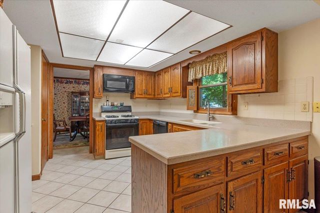 1521 Wood Mill Drive, Springfield, IL 62704