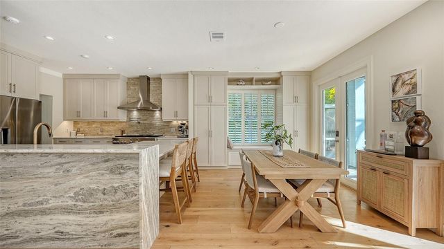 1690 ARLINGTON STREET, Sarasota, FL 34239