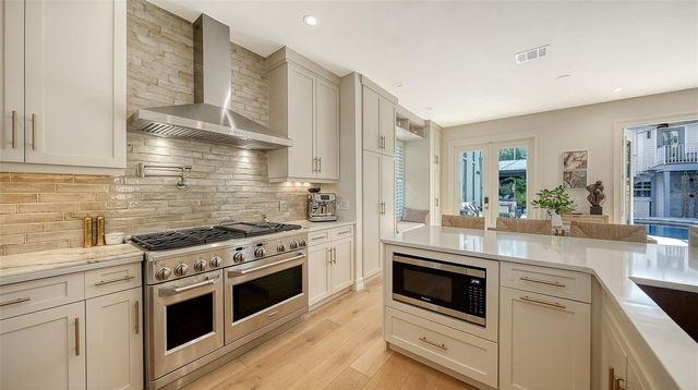 1690 ARLINGTON STREET, Sarasota, FL 34239