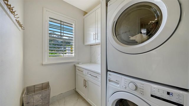 1690 ARLINGTON STREET, Sarasota, FL 34239