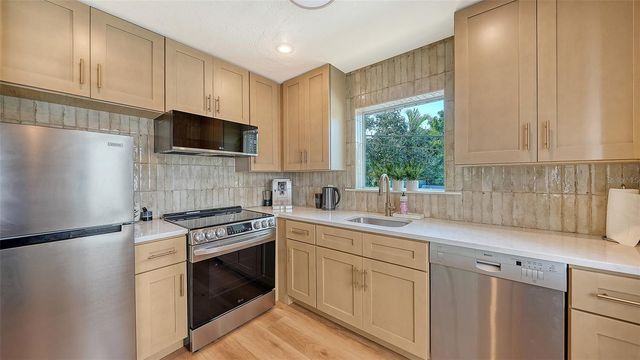 1690 ARLINGTON STREET, Sarasota, FL 34239