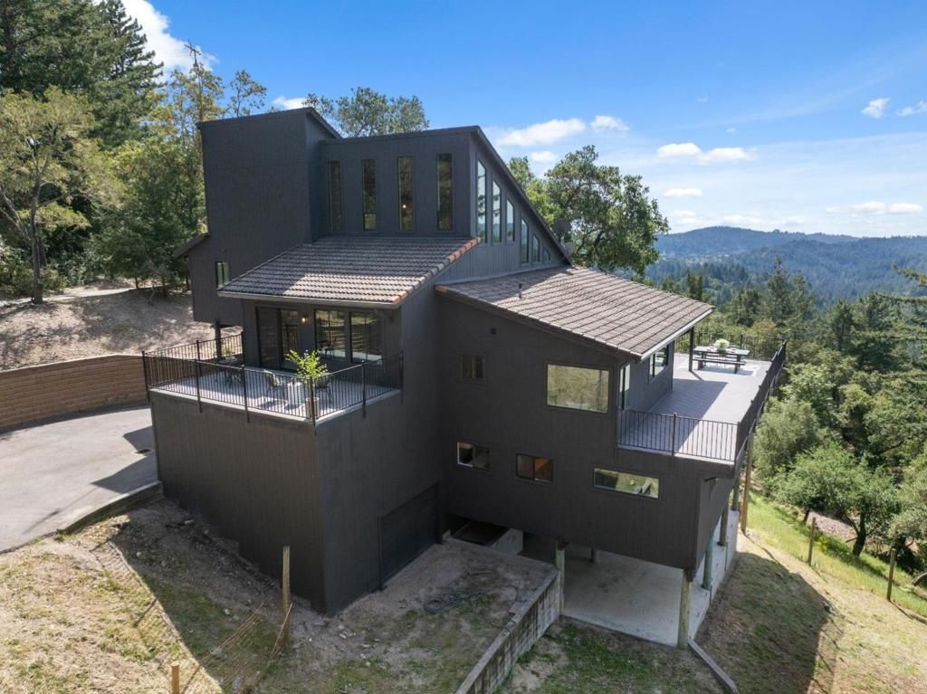 Image 33 of property listing at 1380 Weston Ridge Road, Scotts Valley, CA 95066