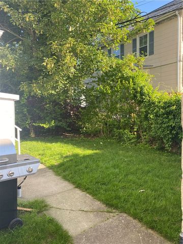 7 Pleasant Street 2, Newport, RI 02840
