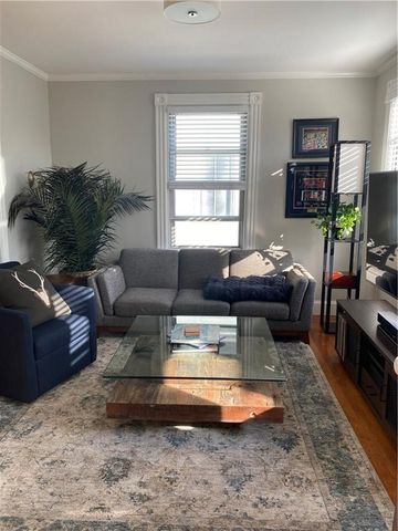 7 Pleasant Street 2, Newport, RI 02840