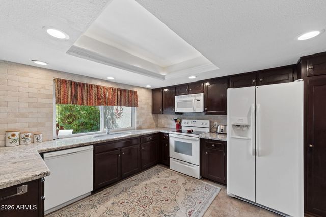 283 LEISURE WORLD --, Mesa, AZ 85206