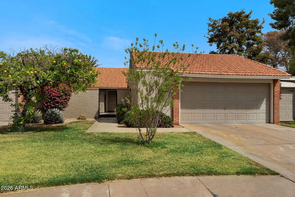 283 LEISURE WORLD --, Mesa, AZ 85206