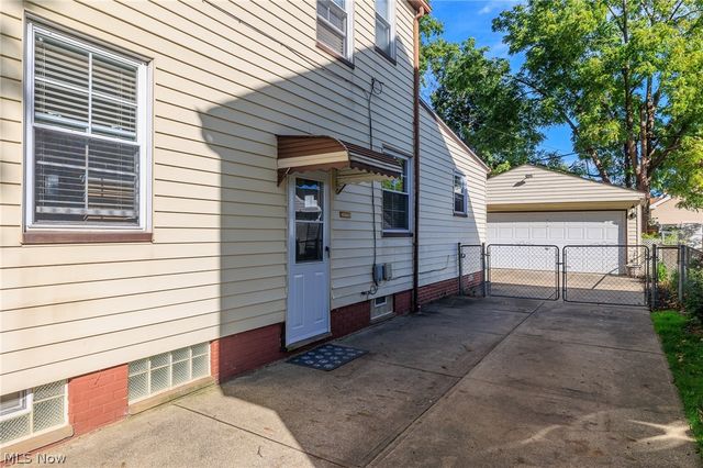 5118 Yorkshire Avenue, Parma, OH 44134