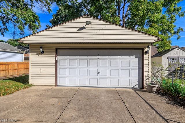 5118 Yorkshire Avenue, Parma, OH 44134
