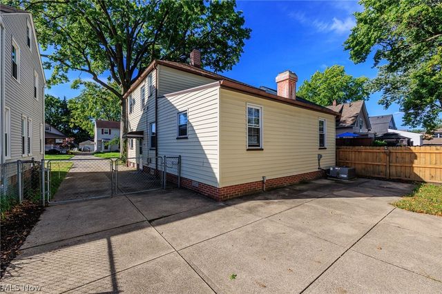 5118 Yorkshire Avenue, Parma, OH 44134