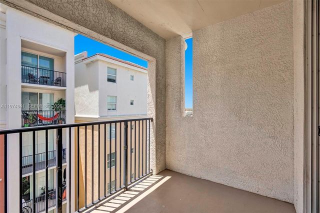 17150 N Bay Rd 2802, Sunny Isles Beach, FL 33160