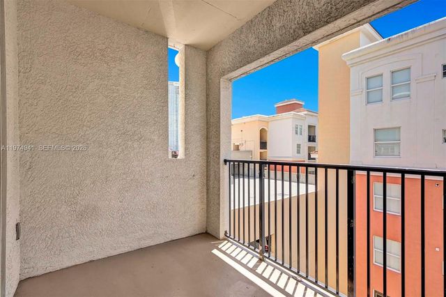 17150 N Bay Rd 2802, Sunny Isles Beach, FL 33160