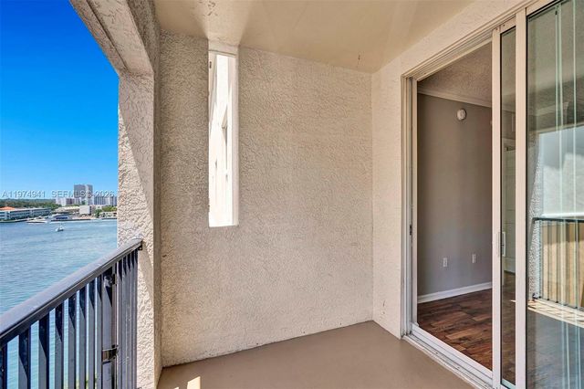 17150 N Bay Rd 2802, Sunny Isles Beach, FL 33160