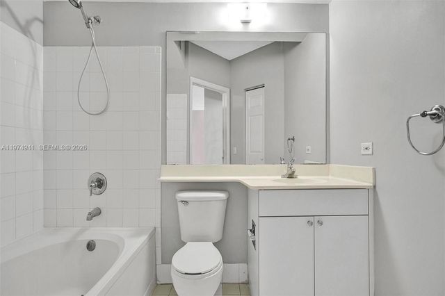 17150 N Bay Rd 2802, Sunny Isles Beach, FL 33160