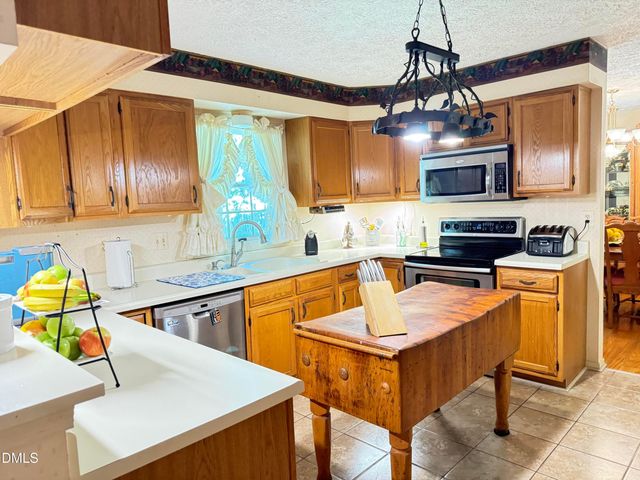 84 Wintergreen Road, Henderson, NC 27537