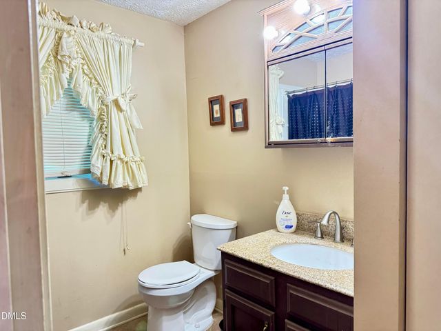 84 Wintergreen Road, Henderson, NC 27537