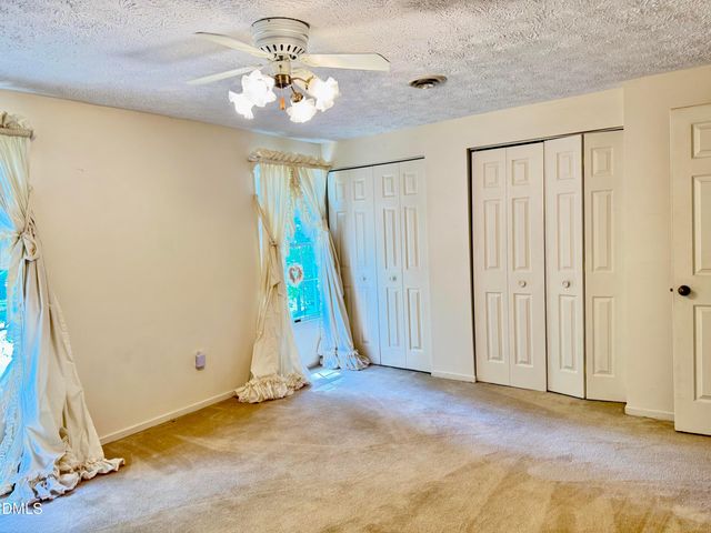 84 Wintergreen Road, Henderson, NC 27537