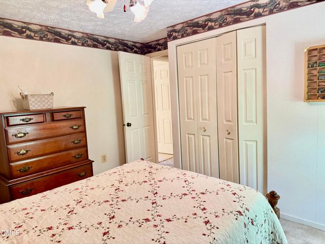 84 Wintergreen Road, Henderson, NC 27537