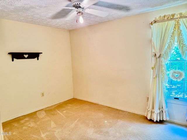 84 Wintergreen Road, Henderson, NC 27537