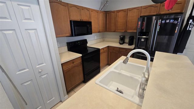 1050 STARKEY ROAD 601, Largo, FL 33771