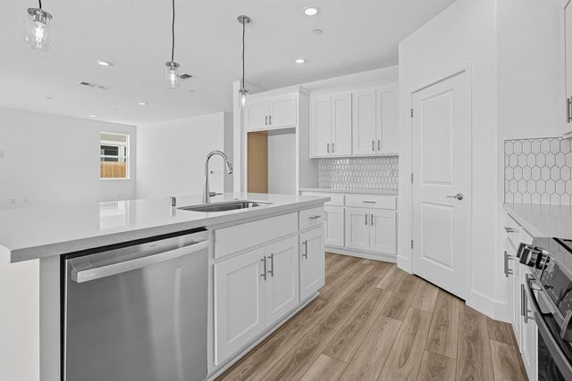 2048 Serendipity Dr, Roseville, CA 95747